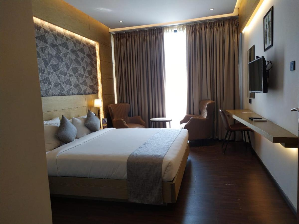 فندق Mothimahal Residency Thrissur المظهر الخارجي الصورة