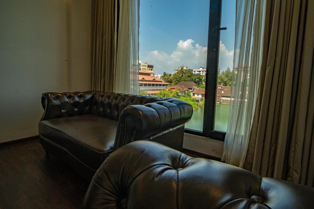 فندق Mothimahal Residency Thrissur المظهر الخارجي الصورة